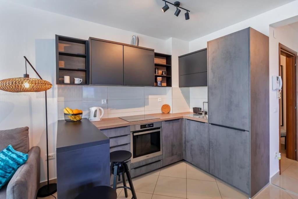 Stylish Two Bedroom Apartment&Garage Parking Place Дубровник Экстерьер фото